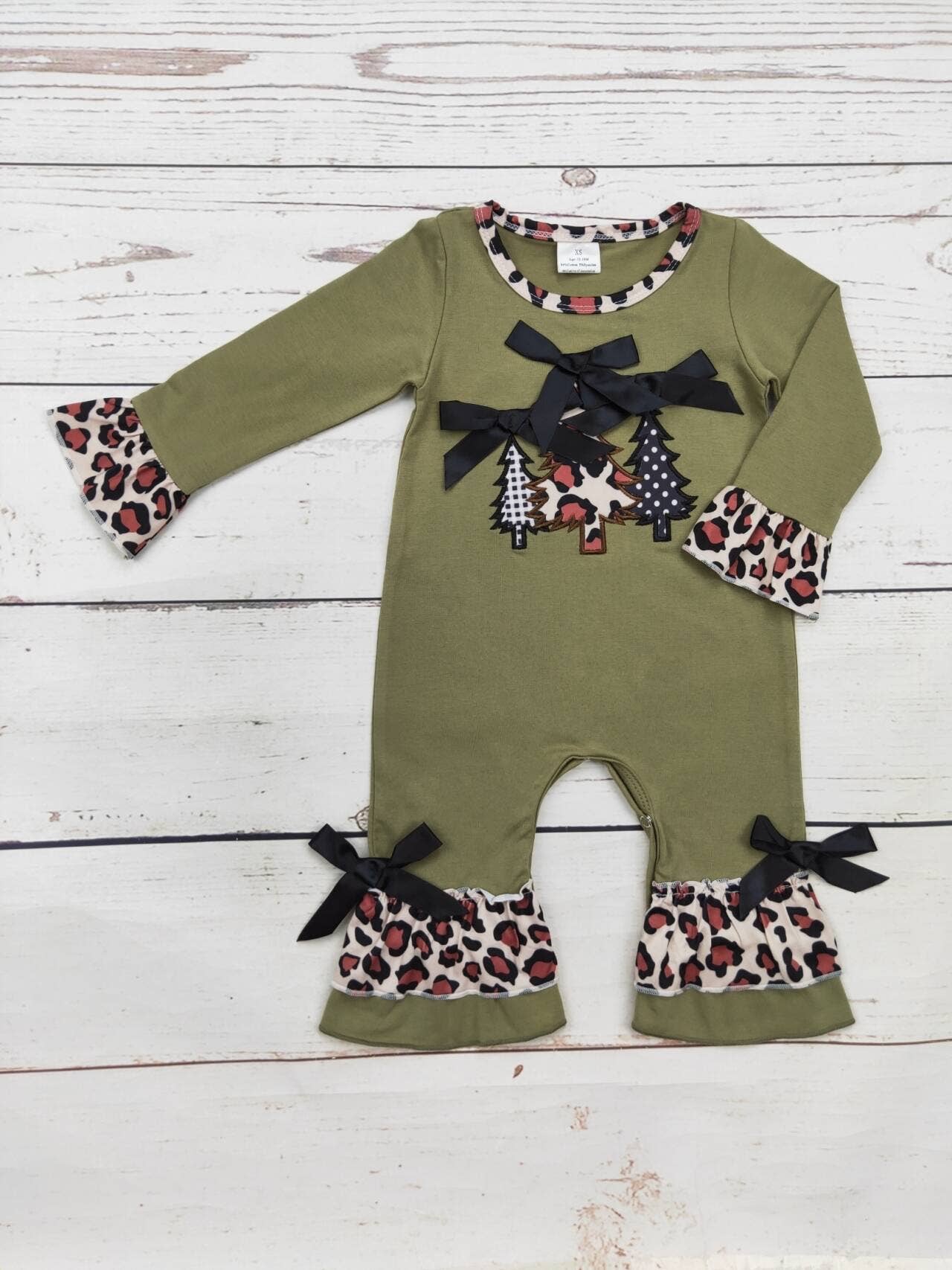 Baby Cheetah Christmas Tree Appliqué Romper - Vintage Cottonwood