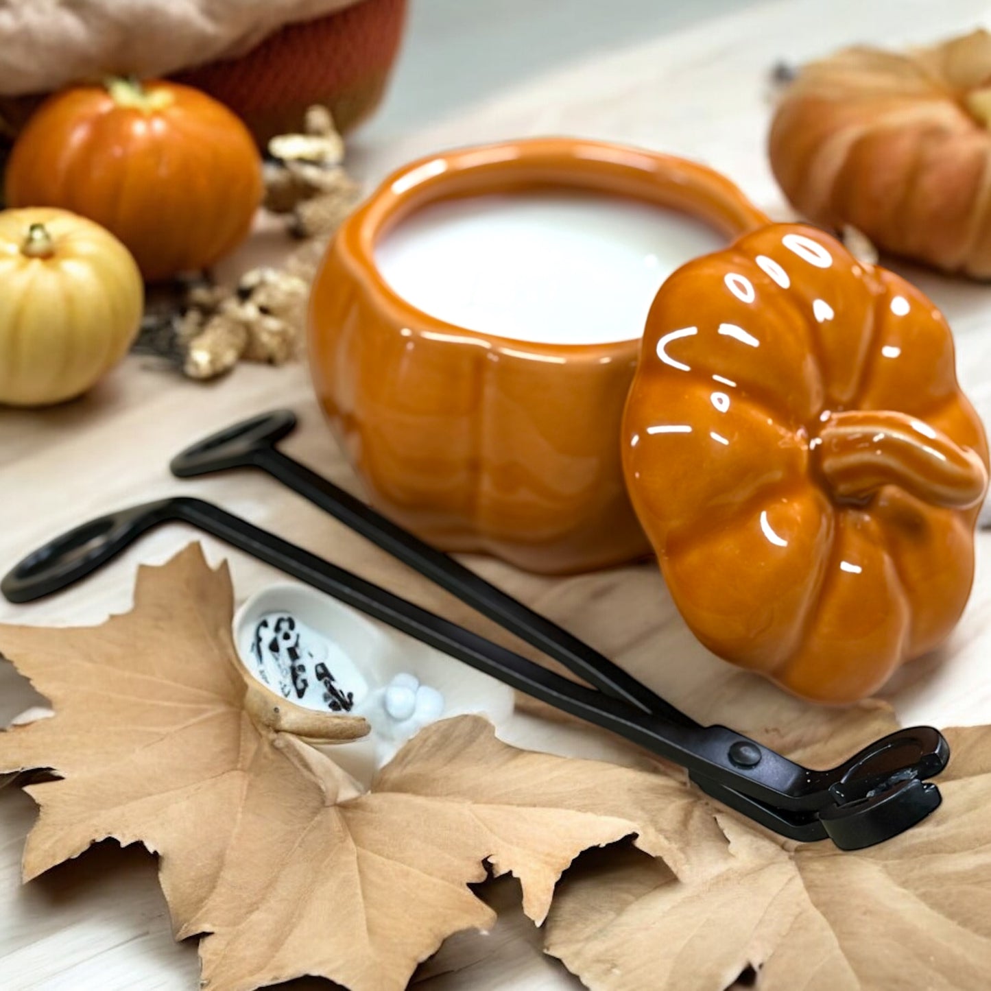 🕯️ Pumpkin Patch Cheesecake – Small Pumpkin Candle - Vintage Cottonwood