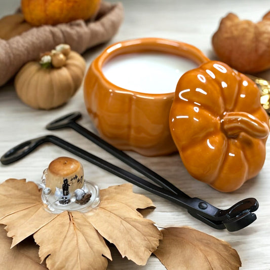 🕯️ Pumpkin Patch Cheesecake – Small Pumpkin Candle - Vintage Cottonwood